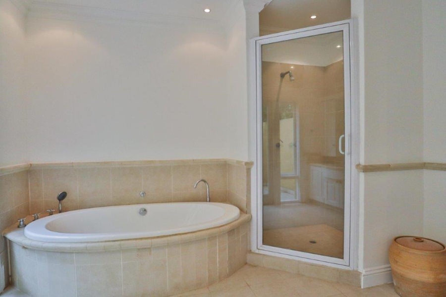 To Let 4 Bedroom Property for Rent in Sandhurst Gauteng