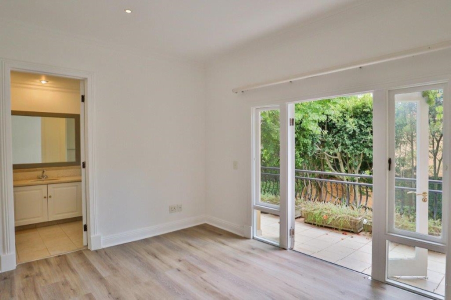 To Let 4 Bedroom Property for Rent in Sandhurst Gauteng