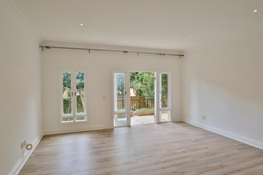 To Let 4 Bedroom Property for Rent in Sandhurst Gauteng