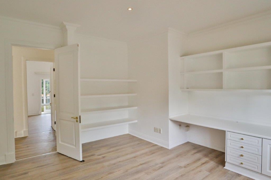 To Let 4 Bedroom Property for Rent in Sandhurst Gauteng