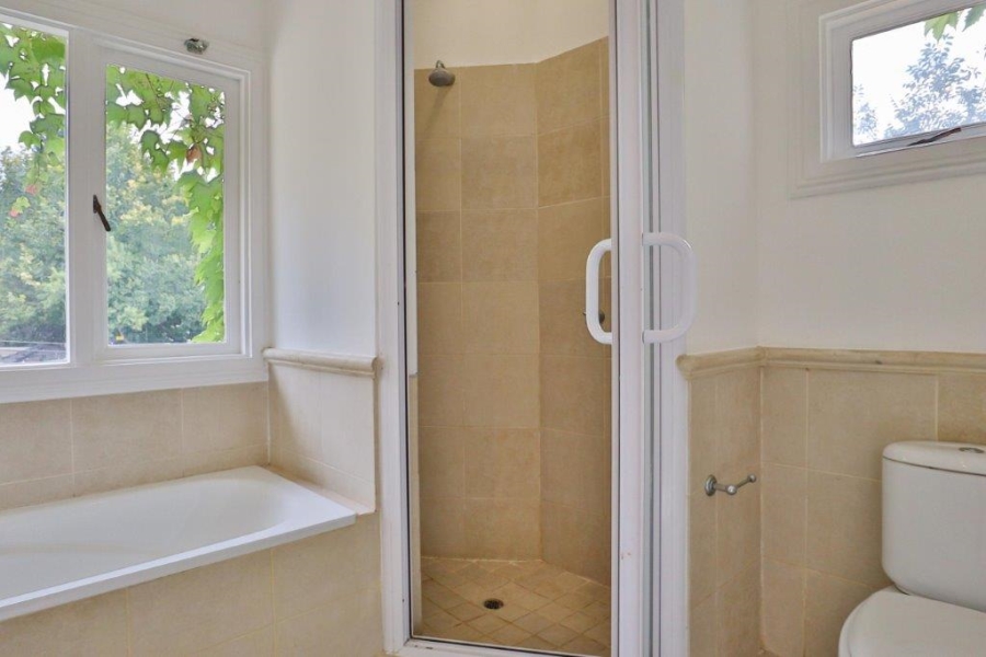 To Let 4 Bedroom Property for Rent in Sandhurst Gauteng