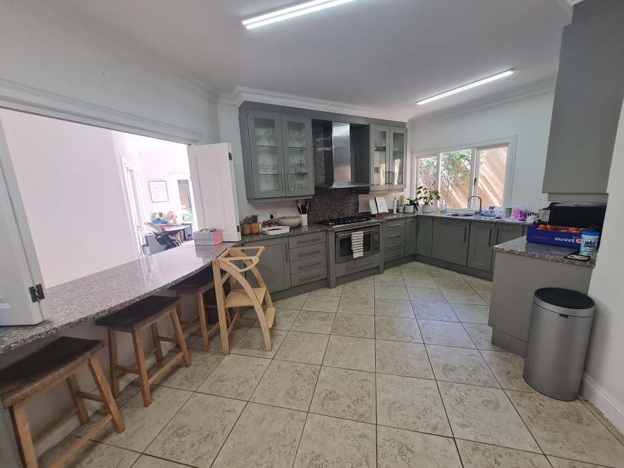To Let 4 Bedroom Property for Rent in Sandhurst Gauteng