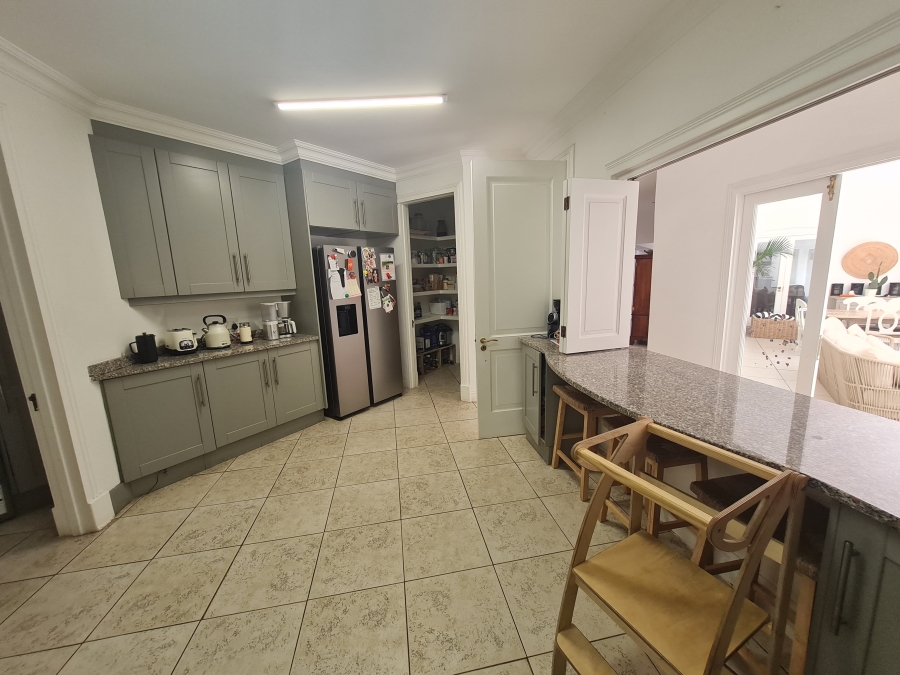 To Let 4 Bedroom Property for Rent in Sandhurst Gauteng