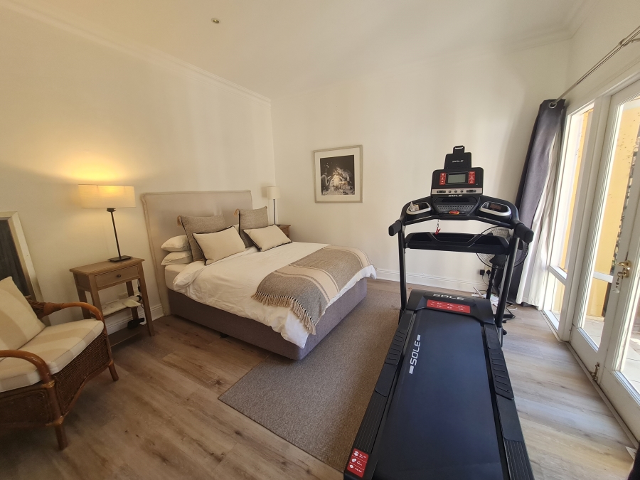 To Let 4 Bedroom Property for Rent in Sandhurst Gauteng