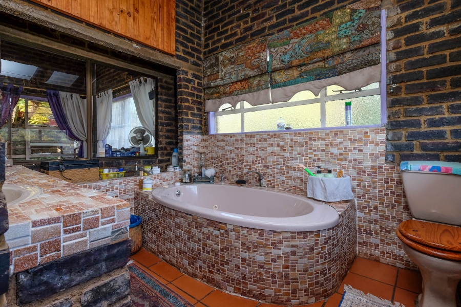 3 Bedroom Property for Sale in Kenmare Gauteng