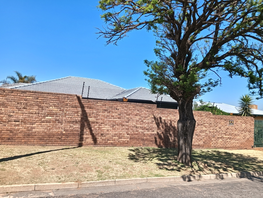 3 Bedroom Property for Sale in Quellerie Park Gauteng