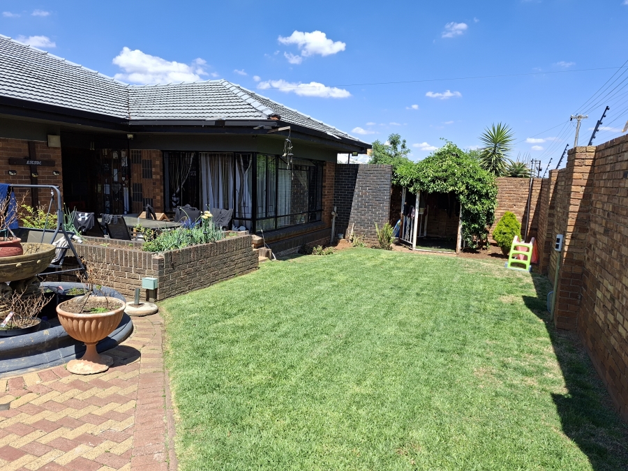 3 Bedroom Property for Sale in Quellerie Park Gauteng