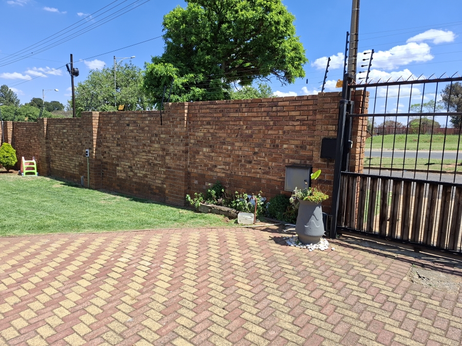 3 Bedroom Property for Sale in Quellerie Park Gauteng
