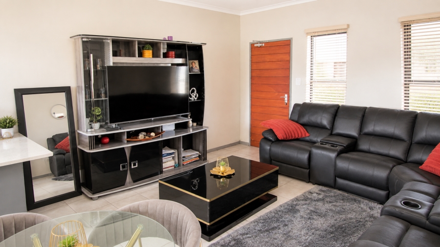 2 Bedroom Property for Sale in Witpoortjie Gauteng