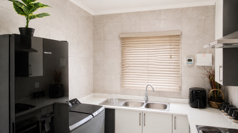 2 Bedroom Property for Sale in Witpoortjie Gauteng