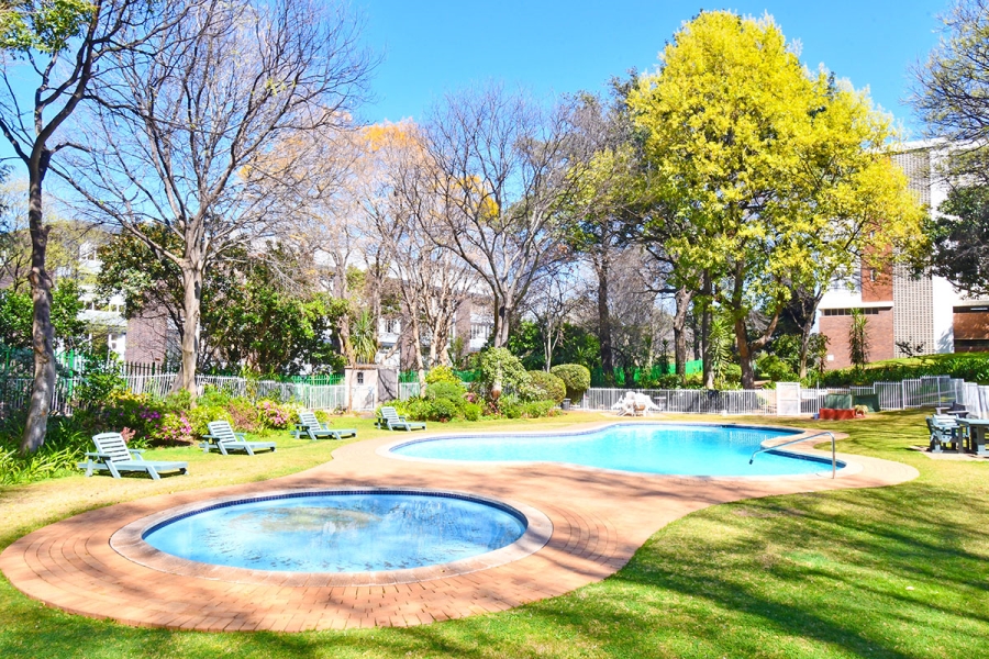 To Let 3 Bedroom Property for Rent in Eltonhill Gauteng