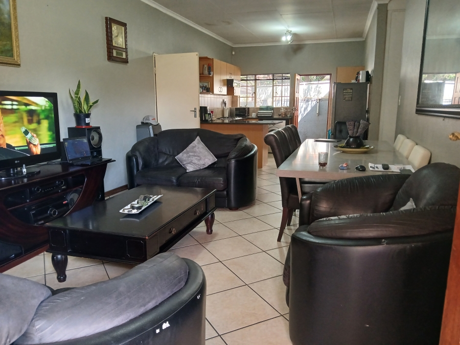 To Let 3 Bedroom Property for Rent in Bellairspark Gauteng