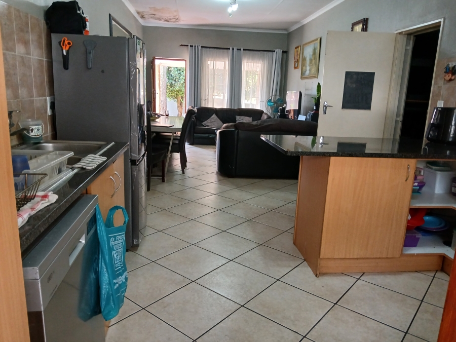 To Let 3 Bedroom Property for Rent in Bellairspark Gauteng
