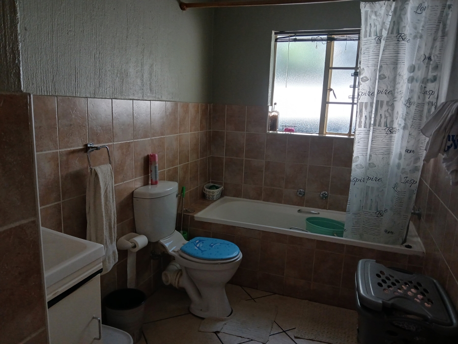 To Let 3 Bedroom Property for Rent in Bellairspark Gauteng