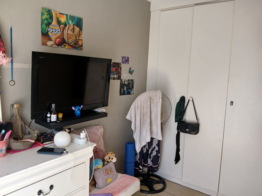 To Let 3 Bedroom Property for Rent in Bellairspark Gauteng
