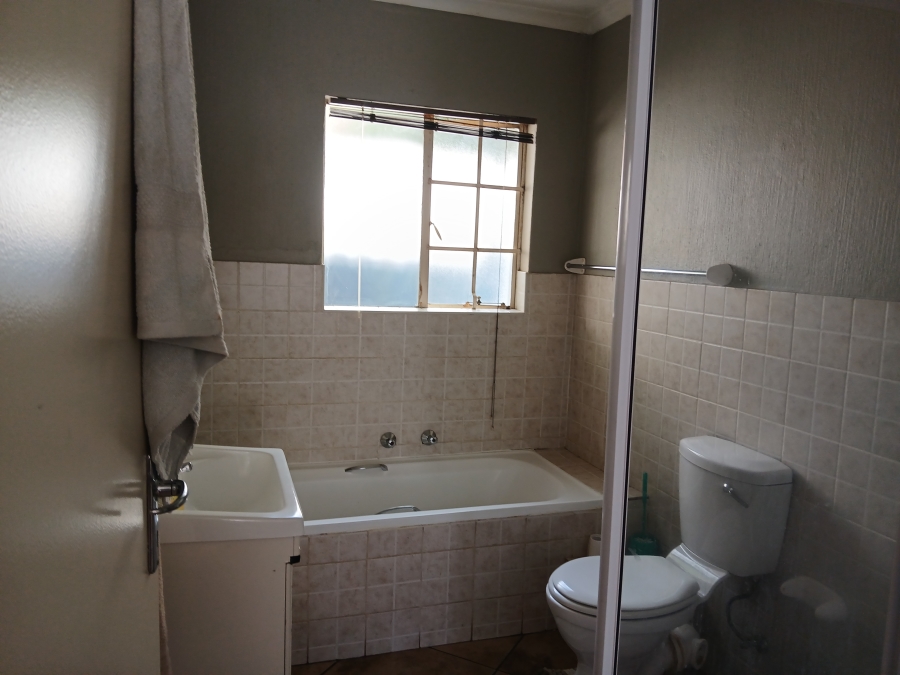 To Let 3 Bedroom Property for Rent in Bellairspark Gauteng