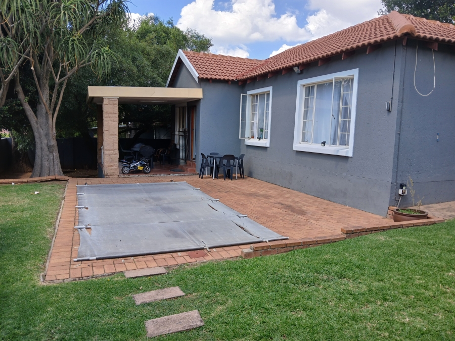 To Let 3 Bedroom Property for Rent in Bellairspark Gauteng