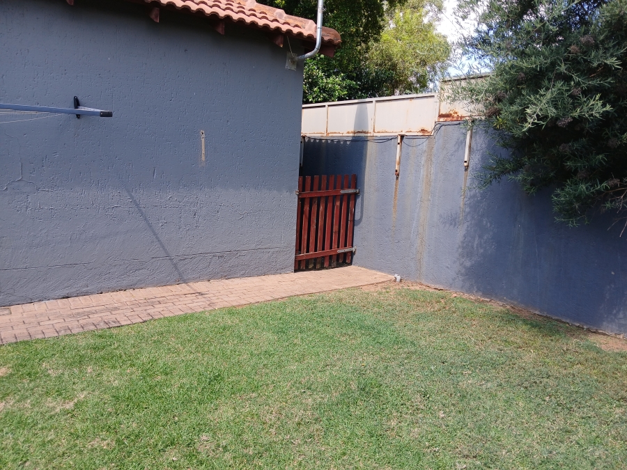 To Let 3 Bedroom Property for Rent in Bellairspark Gauteng
