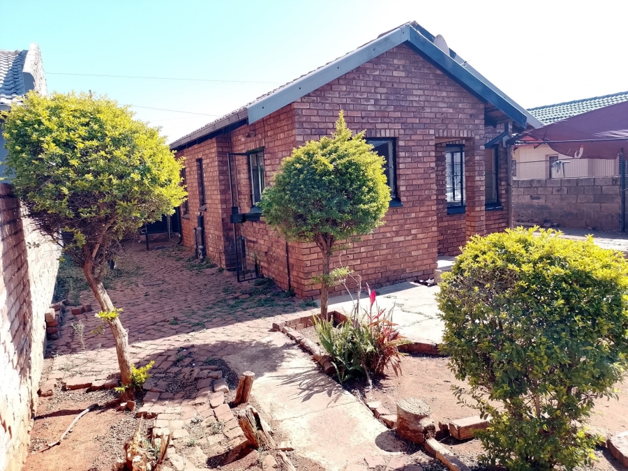 2 Bedroom Property for Sale in Mamelodi East Gauteng