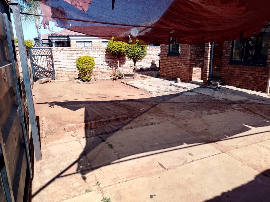 2 Bedroom Property for Sale in Mamelodi East Gauteng
