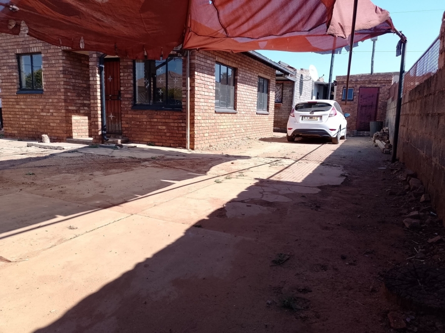 2 Bedroom Property for Sale in Mamelodi East Gauteng