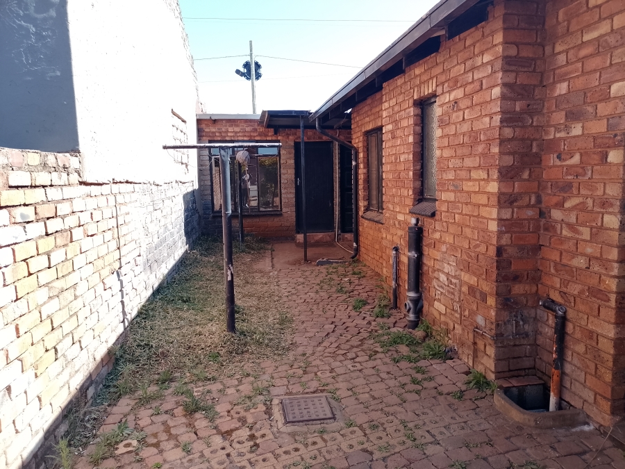 2 Bedroom Property for Sale in Mamelodi East Gauteng