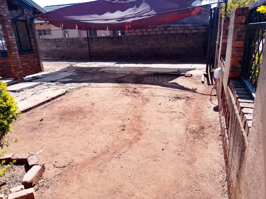 2 Bedroom Property for Sale in Mamelodi East Gauteng
