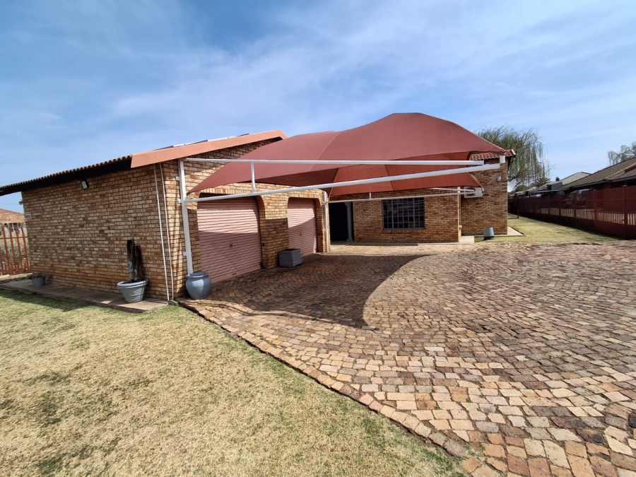 3 Bedroom Property for Sale in Fochville Gauteng