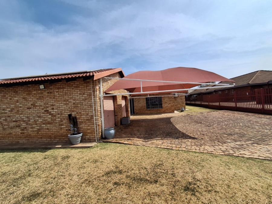 3 Bedroom Property for Sale in Fochville Gauteng