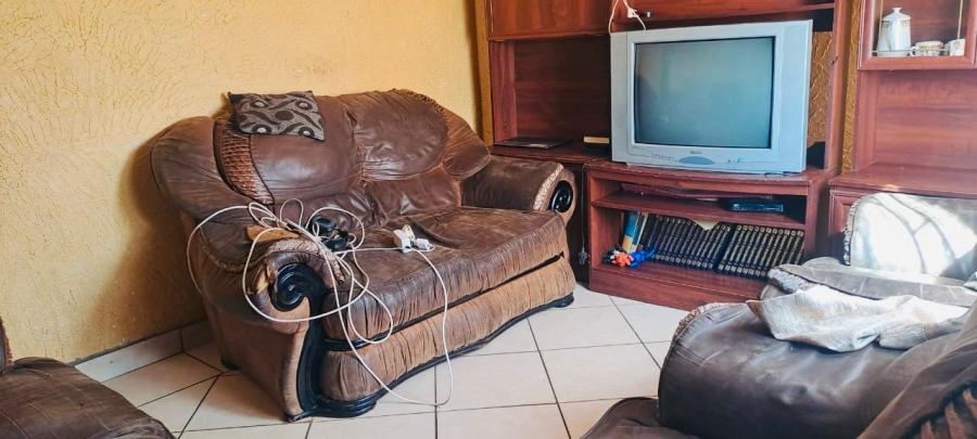 2 Bedroom Property for Sale in Soshanguve AA Gauteng
