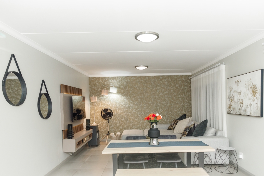 2 Bedroom Property for Sale in Carlswald Gauteng