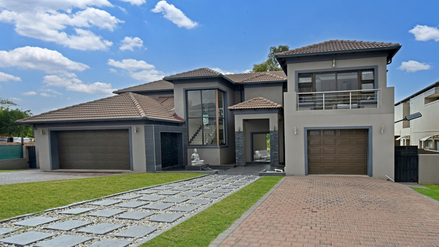 To Let 4 Bedroom Property for Rent in Blue Valley Golf Estate Gauteng