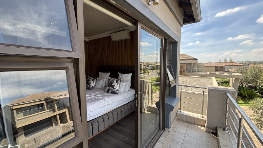 To Let 4 Bedroom Property for Rent in Blue Valley Golf Estate Gauteng