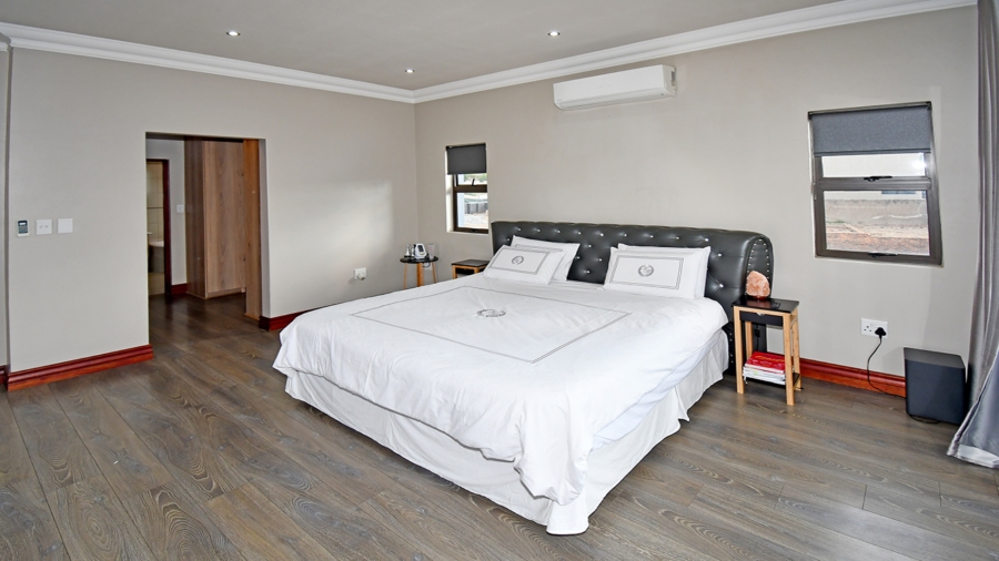 To Let 4 Bedroom Property for Rent in Blue Valley Golf Estate Gauteng