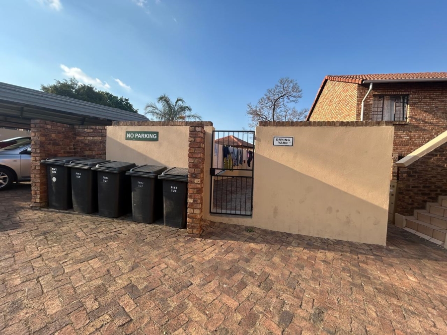 2 Bedroom Property for Sale in Halfway Gardens Gauteng