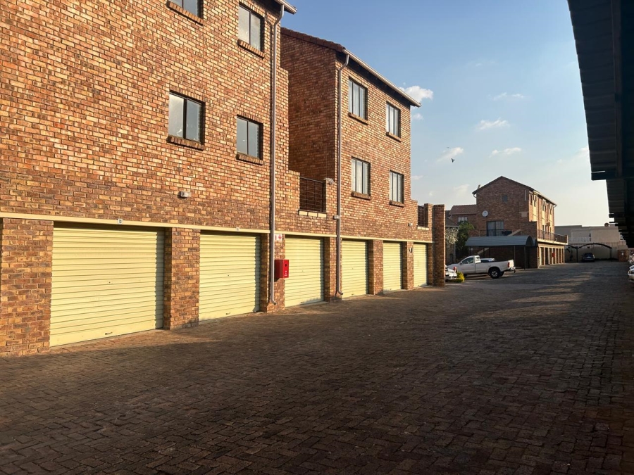 2 Bedroom Property for Sale in Halfway Gardens Gauteng