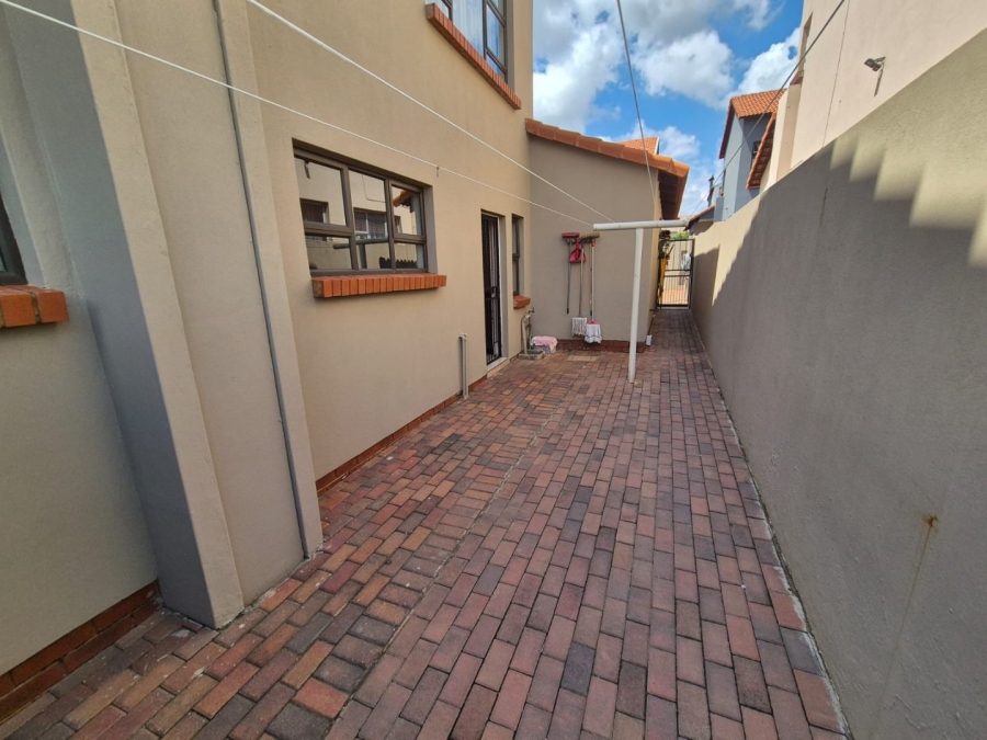 3 Bedroom Property for Sale in Roodepark Eco Estate Gauteng