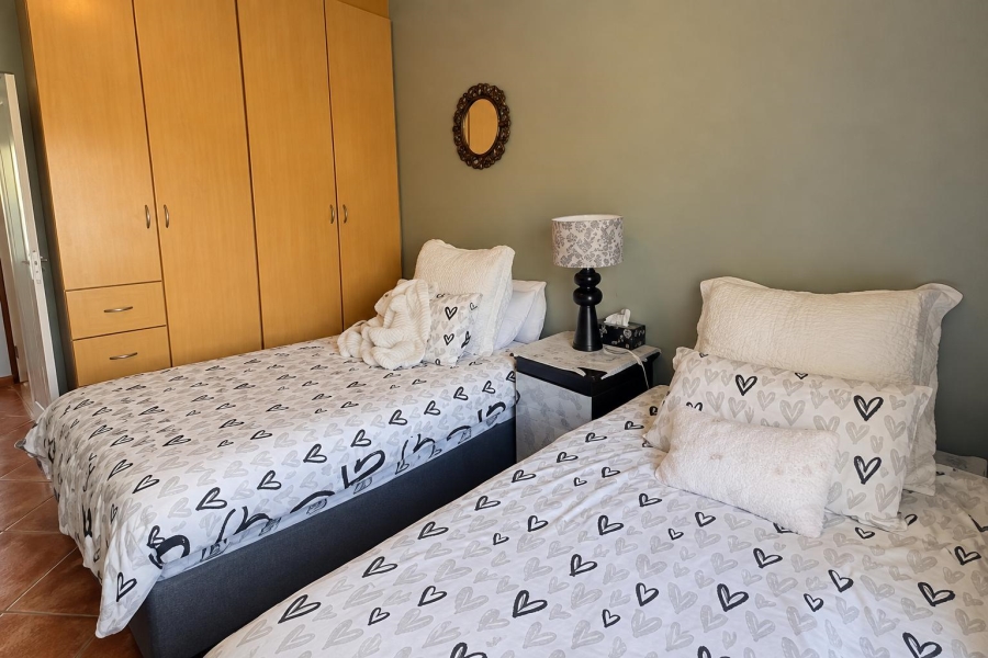 3 Bedroom Property for Sale in Thatchfield Close Gauteng