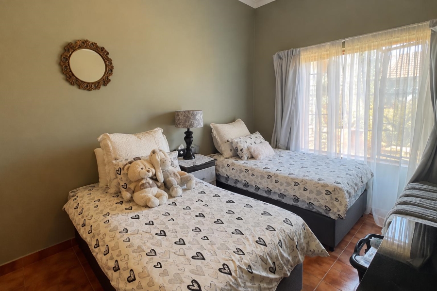 3 Bedroom Property for Sale in Thatchfield Close Gauteng