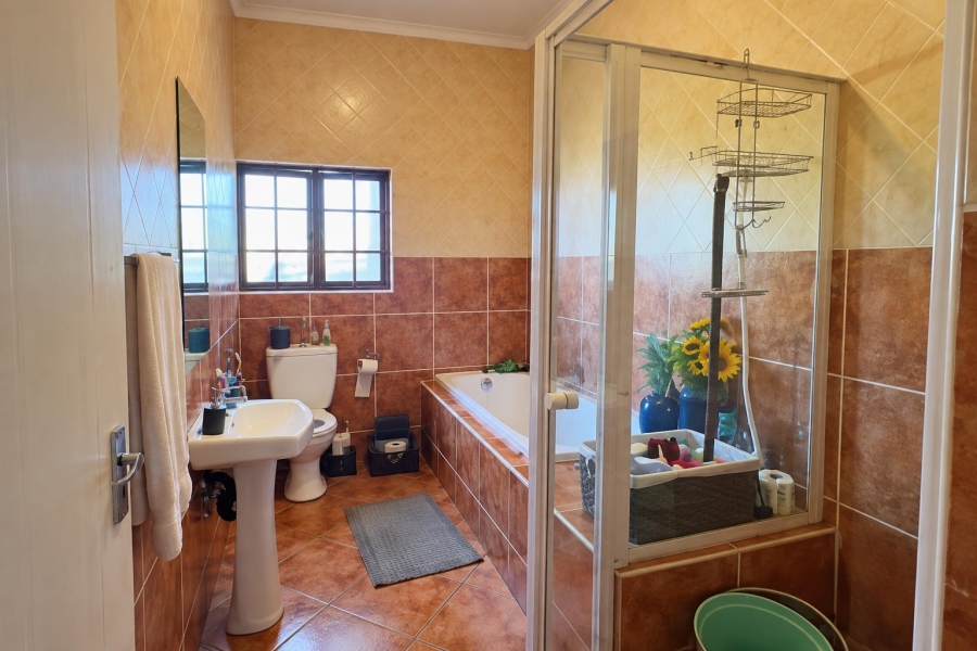 3 Bedroom Property for Sale in Thatchfield Close Gauteng