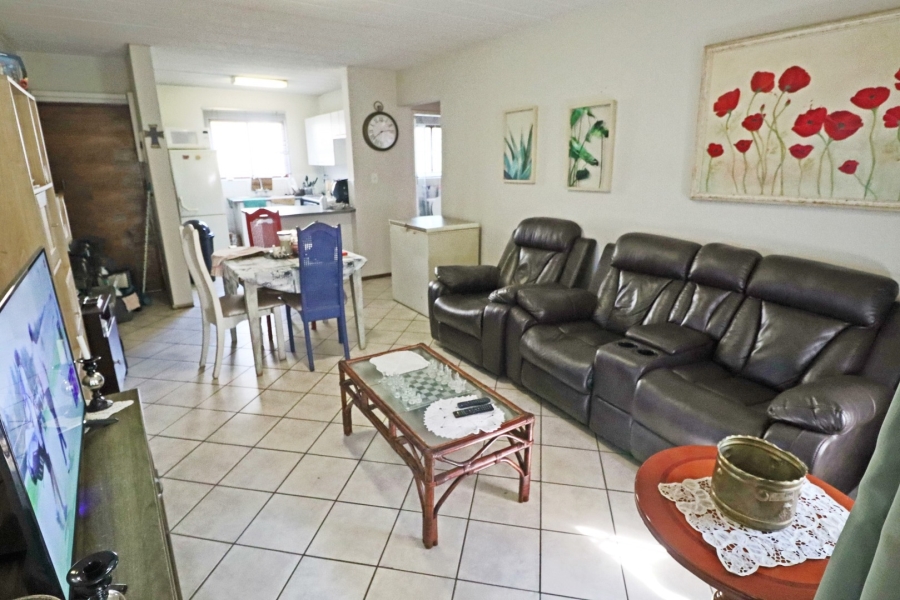 1 Bedroom Property for Sale in Robindale Gauteng