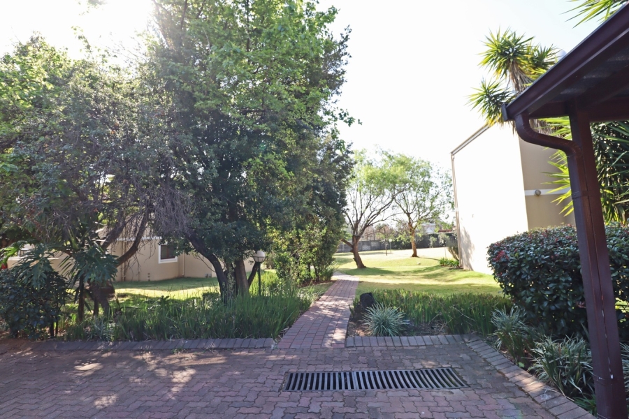 1 Bedroom Property for Sale in Robindale Gauteng