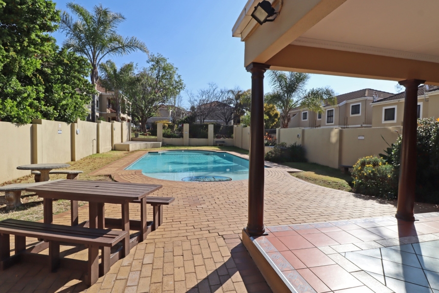 1 Bedroom Property for Sale in Robindale Gauteng