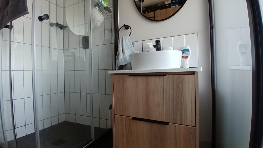 1 Bedroom Property for Sale in Mulbarton Gauteng