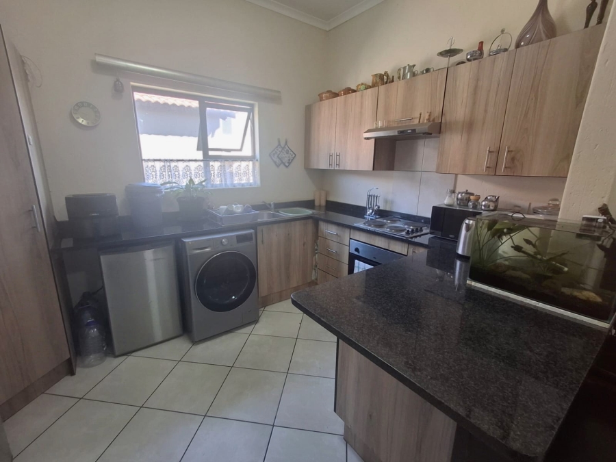 To Let 2 Bedroom Property for Rent in Goedeburg Gauteng