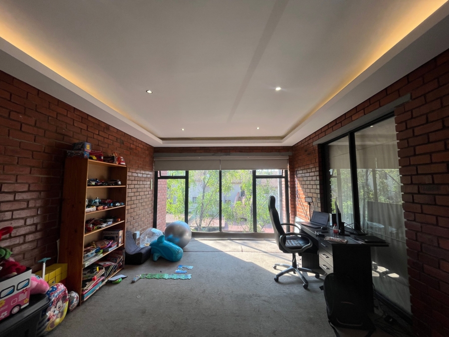 To Let 2 Bedroom Property for Rent in Atholl Gauteng