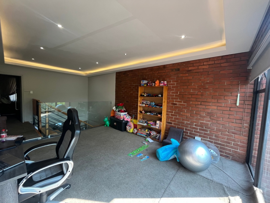 To Let 2 Bedroom Property for Rent in Atholl Gauteng
