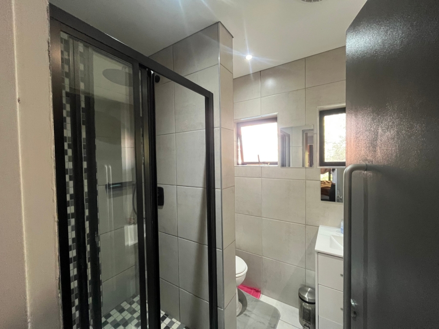To Let 2 Bedroom Property for Rent in Atholl Gauteng