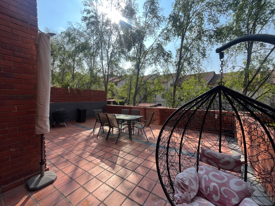 To Let 2 Bedroom Property for Rent in Atholl Gauteng