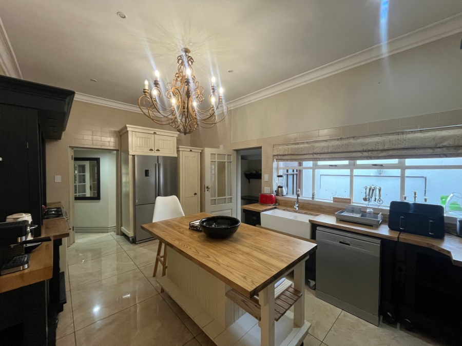 5 Bedroom Property for Sale in Hyde Park Gauteng
